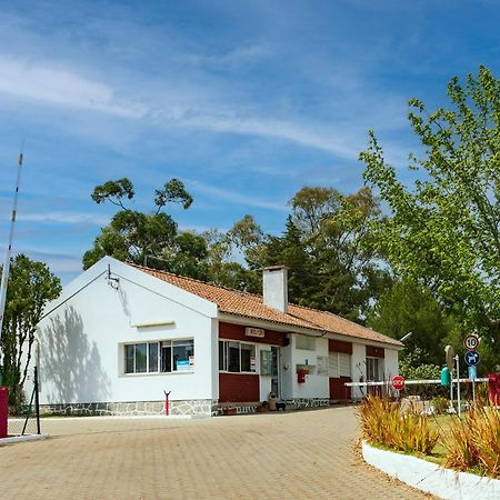 ホテル Parque De Campismo Orbitur エヴォラ エクステリア 写真