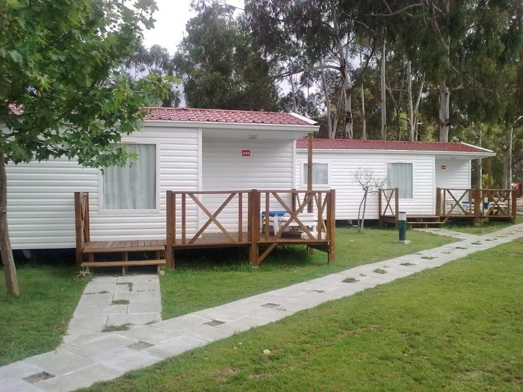 ホテル Parque De Campismo Orbitur エヴォラ エクステリア 写真